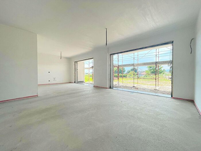 Appartamento quadrilocale in affitto in Via Ratti, Bizzarone