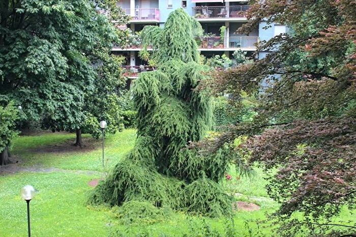 Appartamento quadrilocale in vendita in Via Caracciolo, Milano