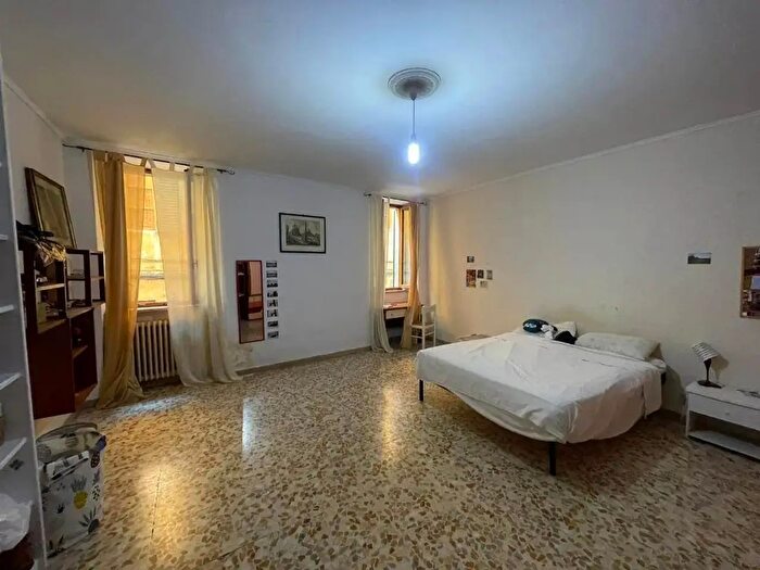 Appartamento con 6 locali in vendita in Siena