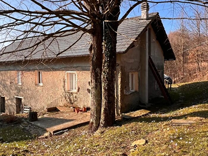 Casa con 6 locali in vendita in Località Dano, Sassello