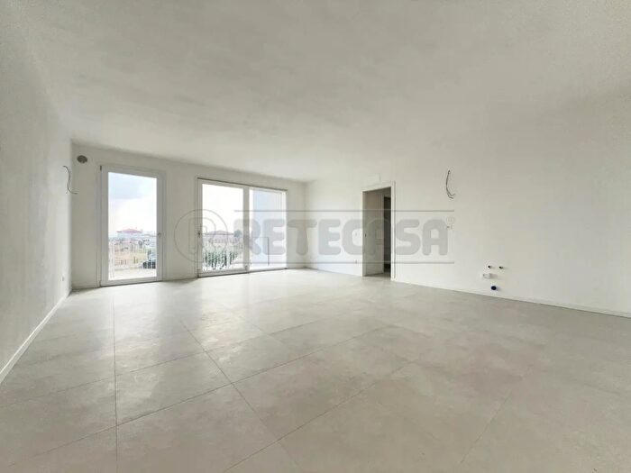 Appartamento con 7 locali in vendita in Via Monte Summano, Costabissara