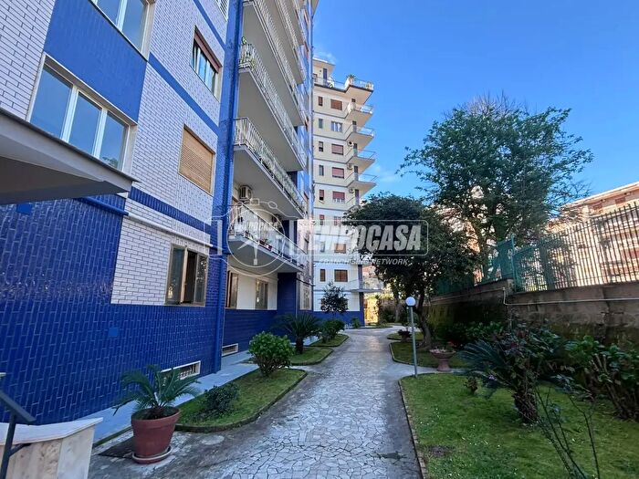 Appartamento quadrilocale in vendita in Napoli