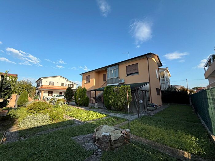 Casa trilocale in vendita in Via Santa Lucia, Albignasego