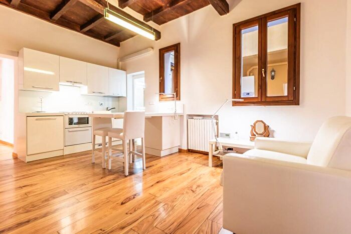 Appartamento quadrilocale in affitto in Via Rialto, Santo Stefano, Bologna