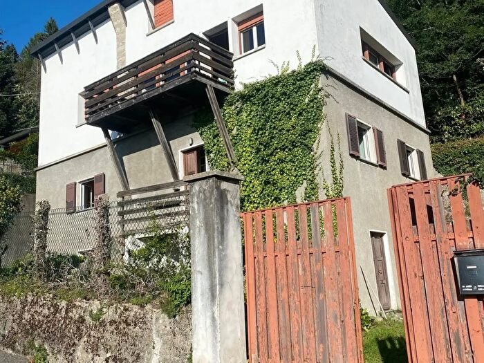 Casa con 9 locali in vendita in Via Scalini, Brunate