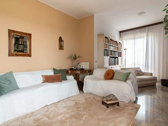 Appartamento quadrilocale in vendita in Viale Monza, Milano