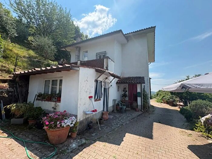 Casa trilocale in vendita in Via del Traspo, Pescia