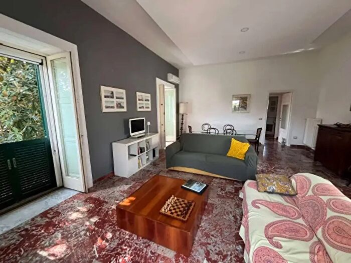 Appartamento trilocale in affitto in Piazza Salvatore di Giacomo, Napoli