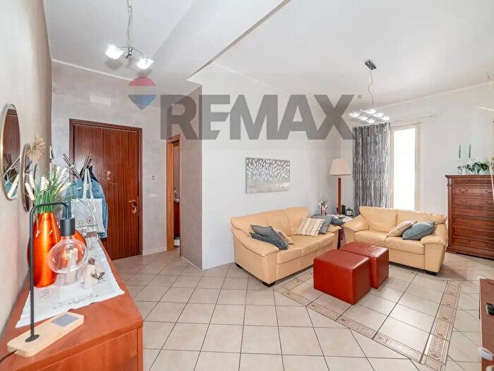 Appartamento con 5 locali in vendita in Via Fontanelle, Catania