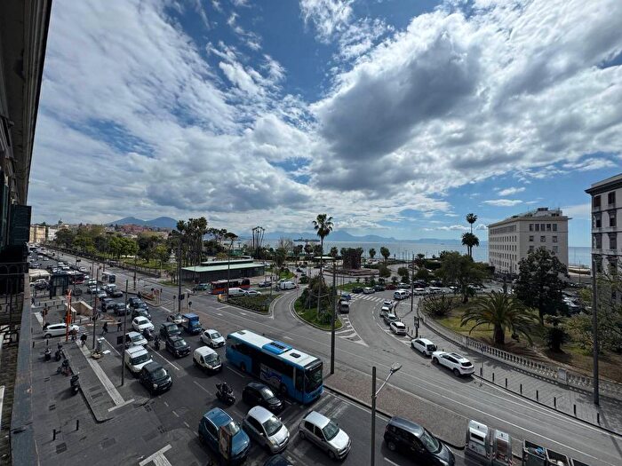 Appartamento con 6 locali in affitto in Riviera Di Chiaia, Chiaia, Napoli