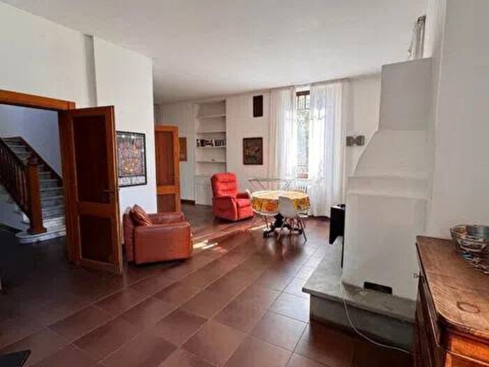 Casa con 6 locali in affitto in Via Genova, Marina di Carrara, Carrara
