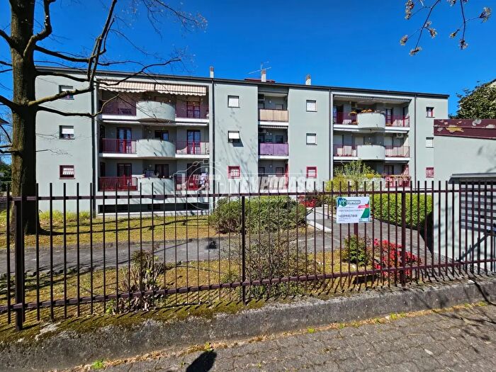 Appartamento bilocale in vendita in Via Andrea Mantegna, Villasanta