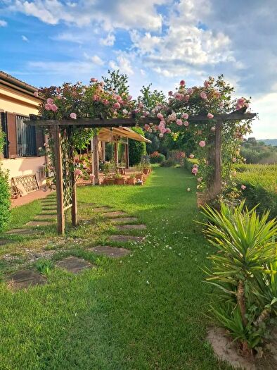 Casa con 8 locali in vendita in Localita Pianetto, Campagnatico