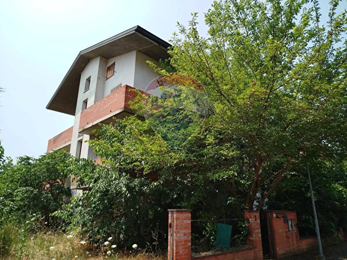 Casa con 12 locali in vendita in Viale della Scienza, San Prospero