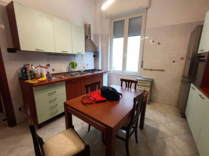 Appartamento quadrilocale in affitto in Largo Proprio d'Avellino, Centro Storico, Napoli