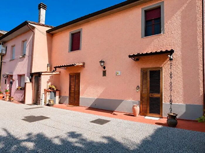 Appartamento con 7 locali in vendita in Casciana Terme Lari