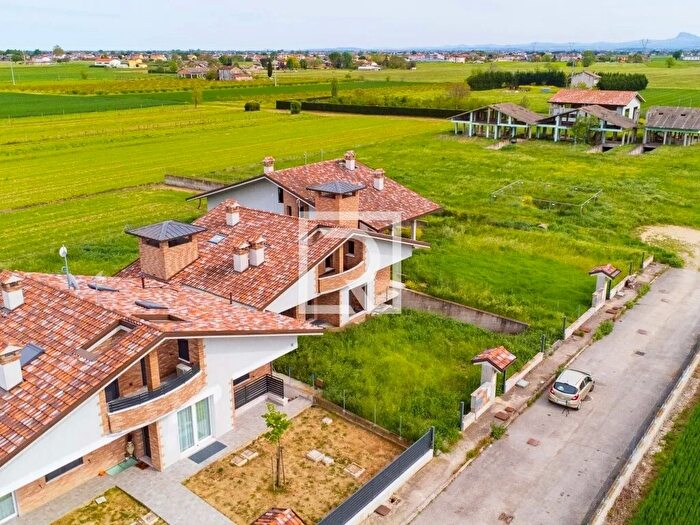 Casa con 6 locali in vendita in Via Boscabella Cesenatico, Cesenatico