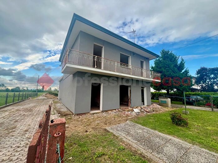 Case in Vendita e in Affitto - 3