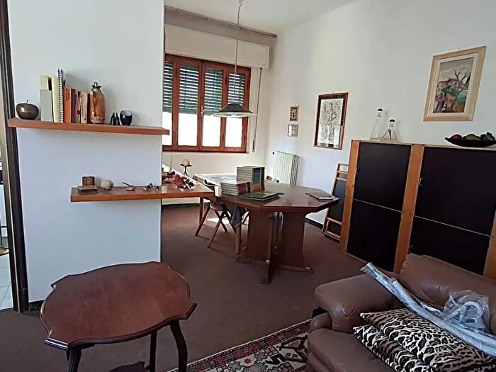 Casa con 9 locali in vendita in Vecchiano
