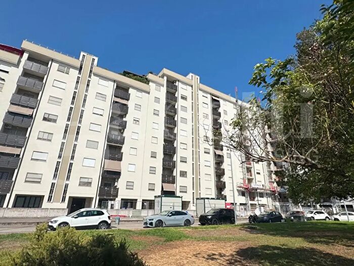 Appartamento con 5 locali in vendita in Viale Le Corbusier, Latina