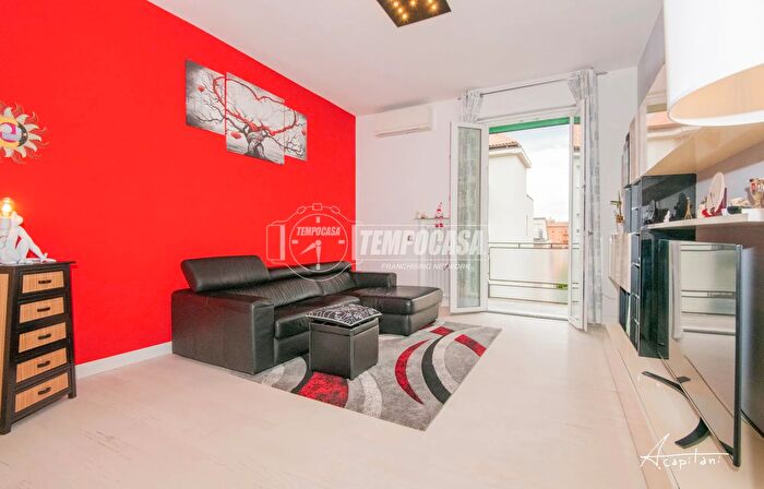 Appartamento trilocale in vendita in Viale Verdi, Modena