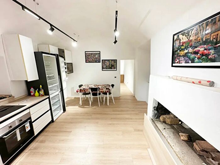 Appartamento bilocale in affitto in Via della Repubblica Snc, Civita Castellana