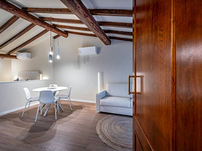 Appartamento monolocale in affitto in Via Buonconti, Centro Storico Duomo, Prato