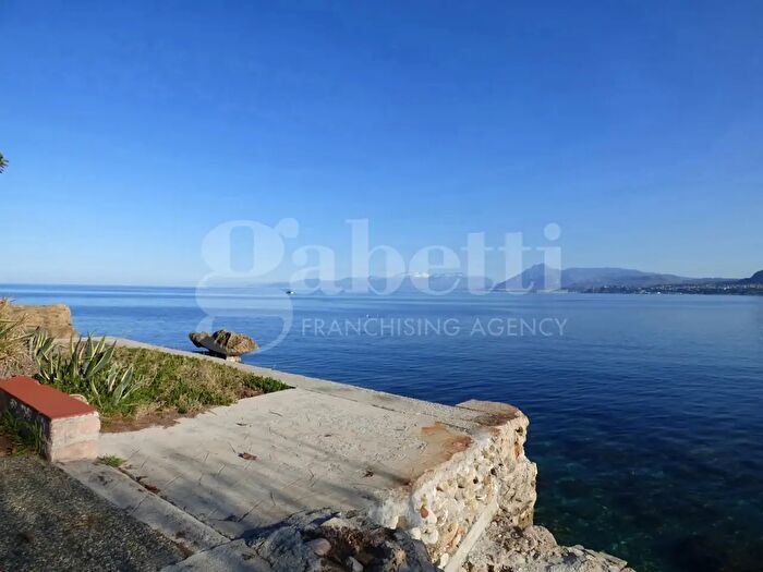 Appartamento trilocale in affitto in Ss Snc, Santa Flavia