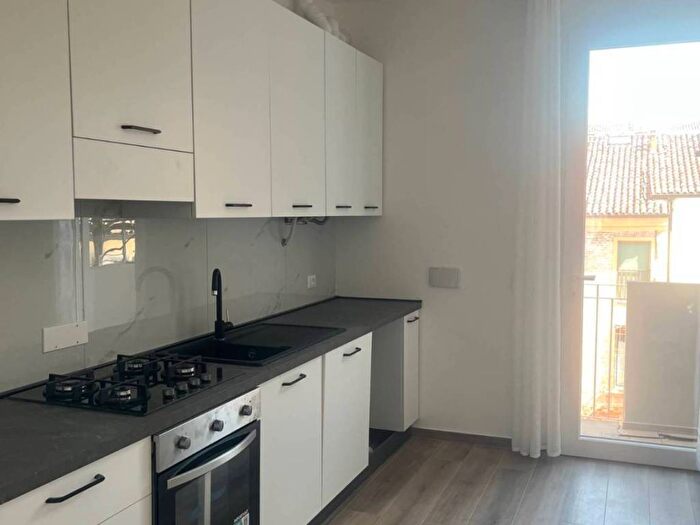 Appartamento trilocale in affitto in Via Del Pozzo, Centro Storico, Ferrara