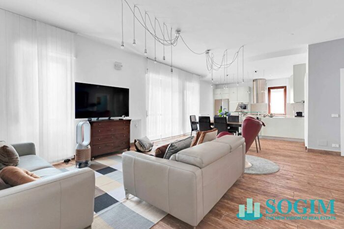 Appartamento quadrilocale in vendita in Piazza Roma, Como