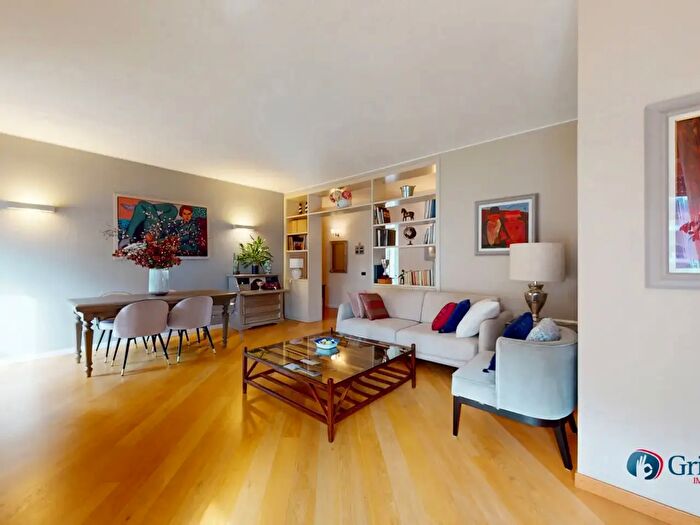 Appartamento quadrilocale in vendita in Piazzale Gambara, Milano