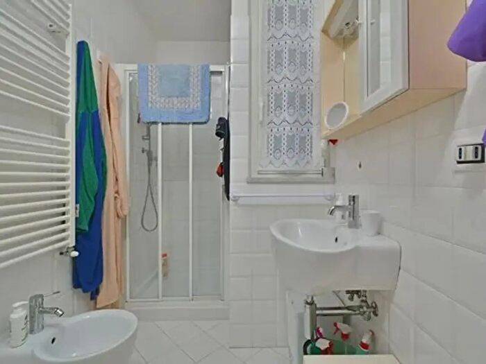 Appartamento trilocale in vendita in Via Ciarli, Varazze