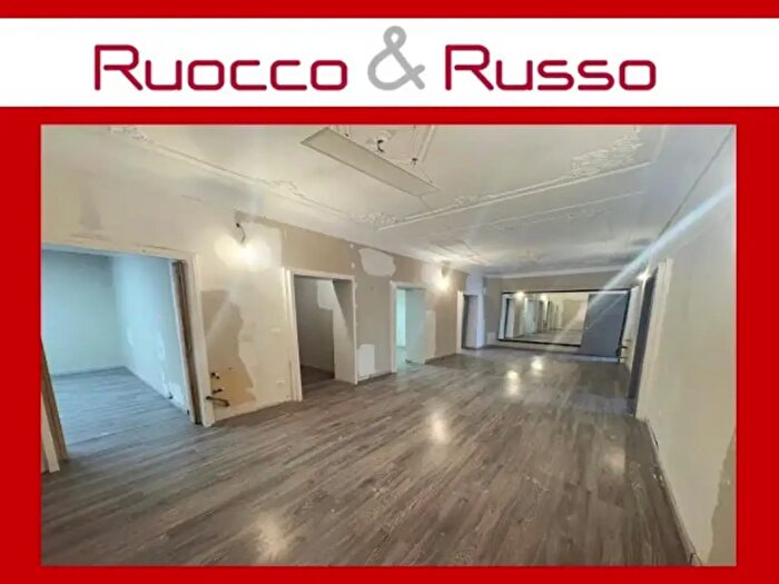 Appartamento con 5 locali in vendita in Genova
