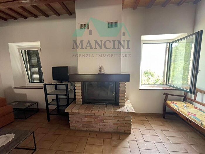 Casa quadrilocale in affitto in CUPRENZE, Centro, Cupramontana