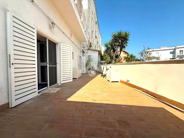 Appartamento trilocale in vendita in Via Salita Torregaveta, Bacoli