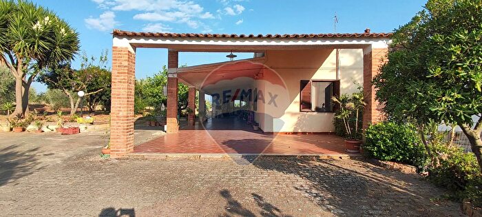 Casa con 7 locali in vendita in Contrada Costa Baira, Caltagirone