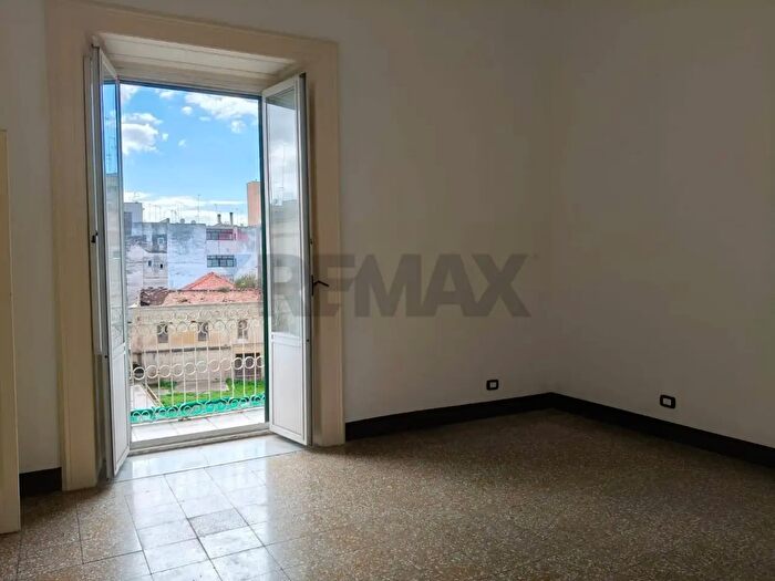 Appartamento bilocale in vendita in Via Crispi, Taranto