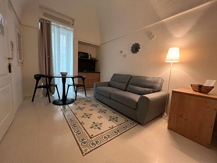 Casa quadrilocale in vendita in Via Luigi Indelli, Monopoli