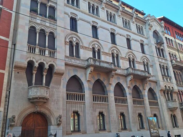 Appartamento bilocale in affitto in Via Luigi Settembrini, Centrale, Milano