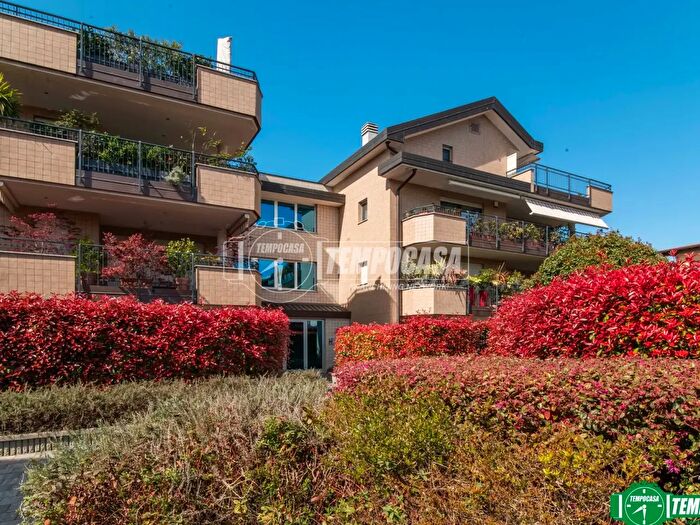 Appartamento trilocale in vendita in Via Vismara, Arese