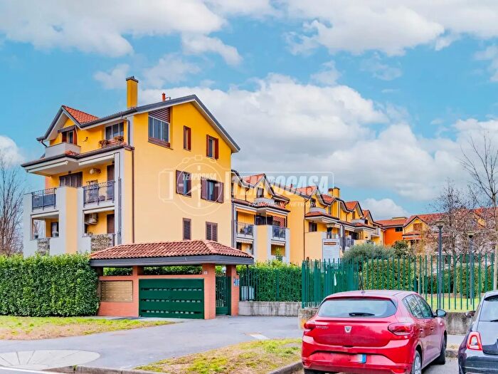 Case in Vendita e in Affitto - 2