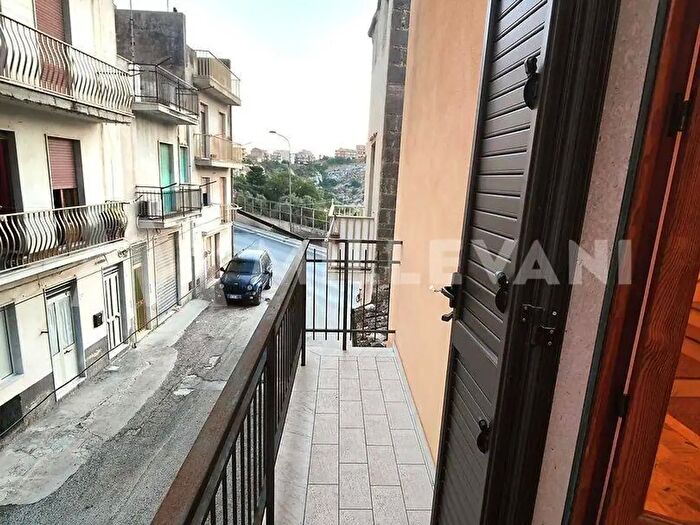 Casa con 5 locali in vendita in Via Re di Puglia, Scicli