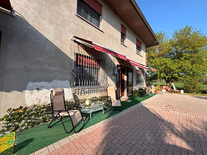 Casa con 6 locali in affitto in Via Cento, Porotto Cassana, Ferrara