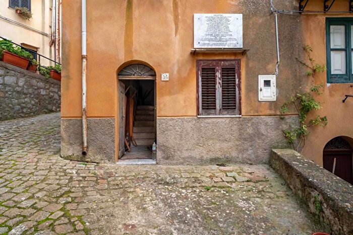 Casa con 5 locali in vendita in Via San Giacomo Gratteri, Gratteri