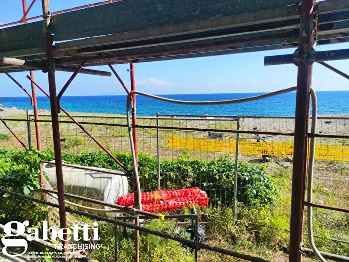 Appartamento con 5 locali in vendita in Via Nazionale Snc, Gioiosa Marea