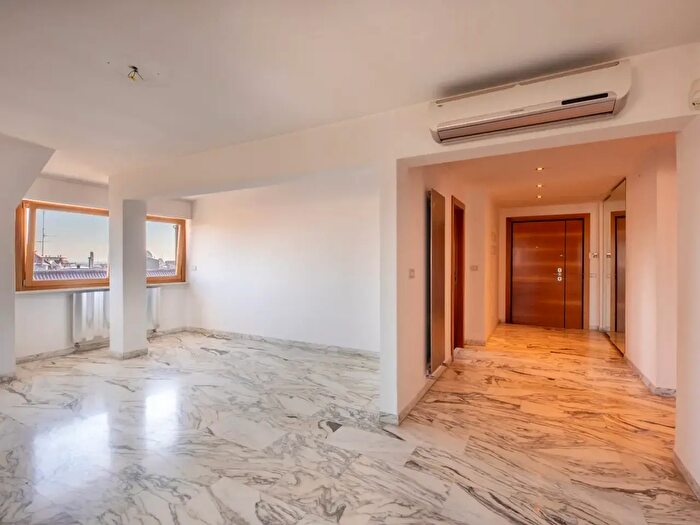 Appartamento trilocale in vendita in Via Pietro Mascagni, Roma