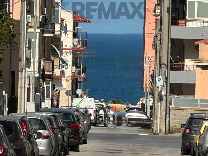Appartamento con 5 locali in vendita in Via Grottasanta, Siracusa