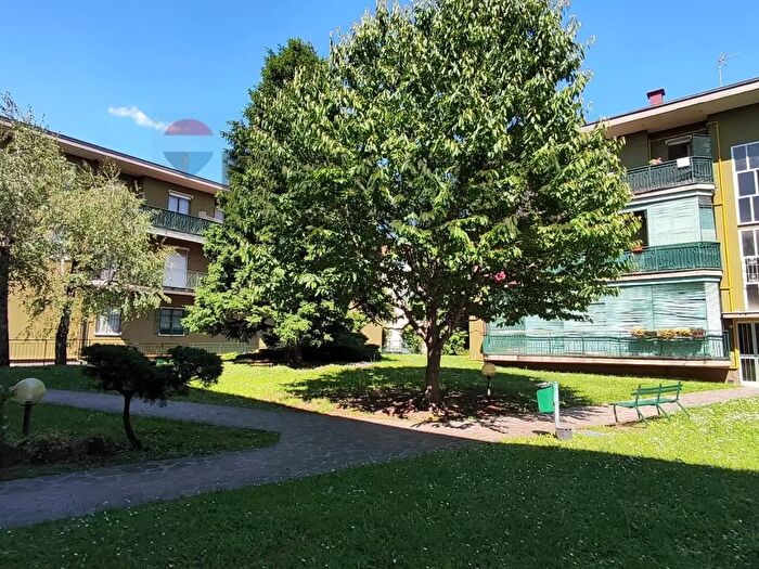 Appartamento quadrilocale in vendita in Via Vittorio Veneto, Presezzo