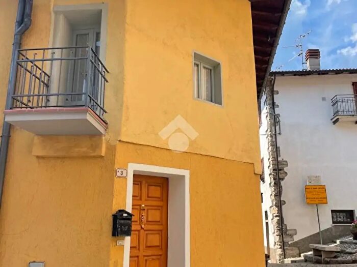 Appartamento bilocale in affitto in Via Vittorio Veneto, Ponna