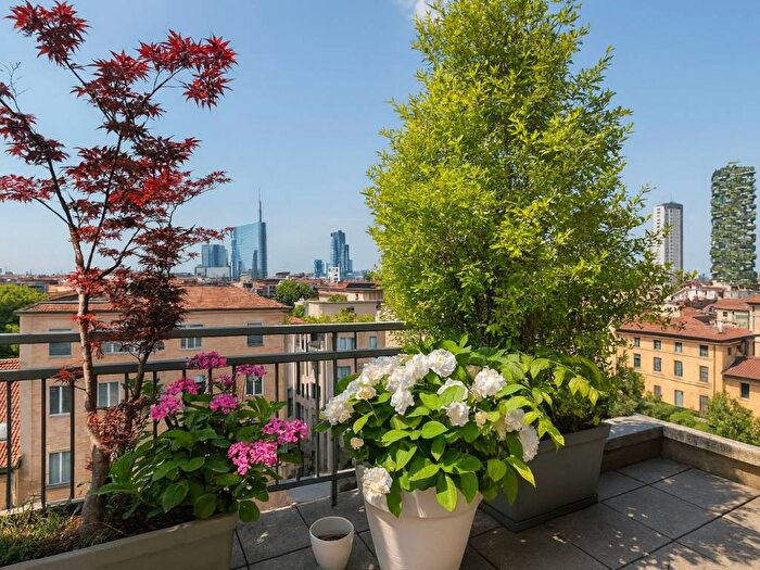 Casa trilocale in affitto in Piazza Velasca, Missori, Milano